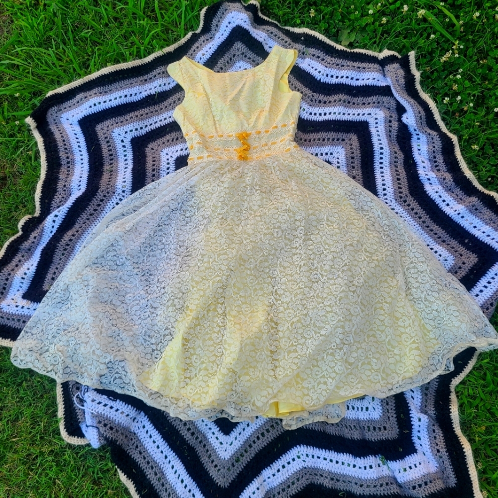 Vintage Vtg 50s 60s Hand Sewn Lace Tulle Dress